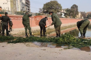 रानीपोखरीबाट लेउ निकालिँदै