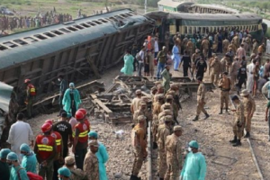 पाकिस्तान रेल दुर्घटनामा मत्यु हुनेको सङ्ख्या ३० पुग्यो, १०० भन्दा बढी घाइते